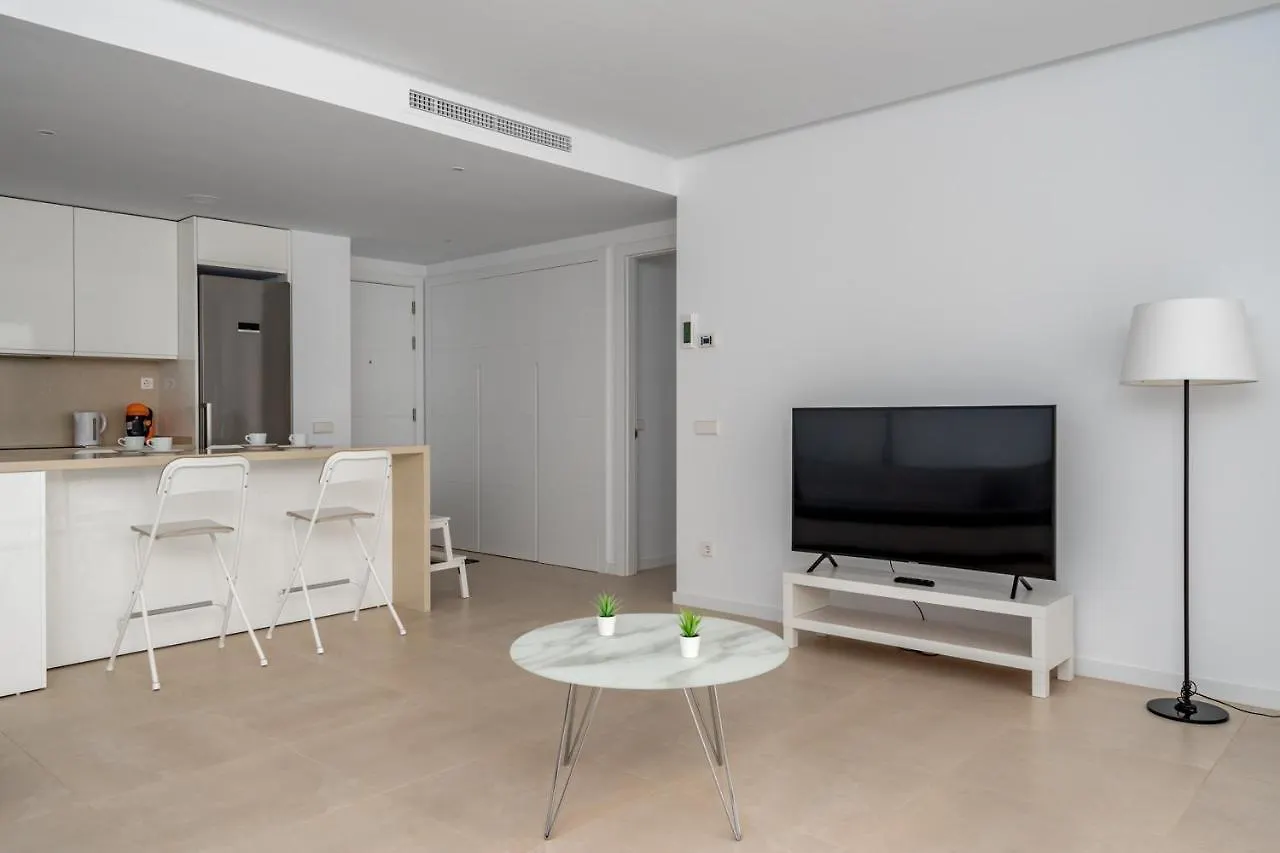 Fantastic Poolfront Apartment In Middel Views By Costarentals - Ref 161 Фуэнхирола
