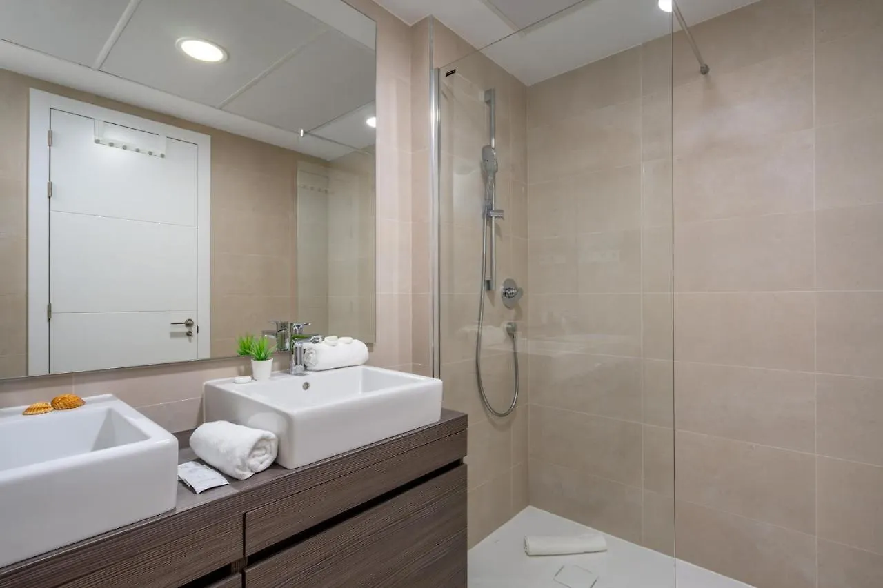 Fantastic Poolfront Apartment In Middel Views By Costarentals - Ref 161 Фуэнхирола 0*,  Испания