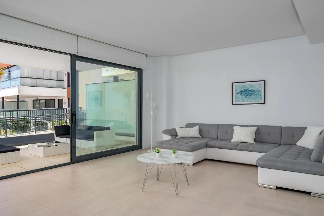 Fantastic Poolfront Apartment In Middel Views By Costarentals - Ref 161 Фуэнхирола